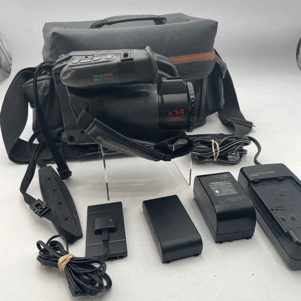 PANASONIC PALMCORDER IQ PV-IQ305 Video Rec+Battery+Charger+Cables+Case-Tested